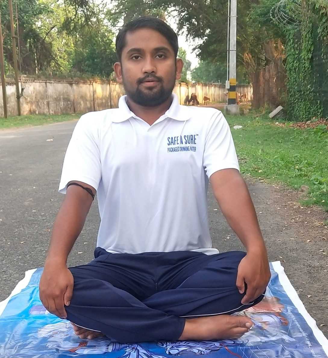 sukhasana Yoga Poses for beginners home