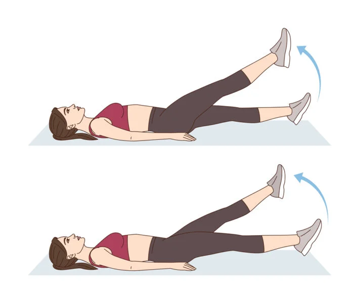 Coup de pied ciseaux pour éliminer l'écart entre les cuisses