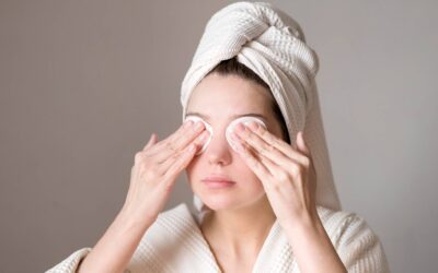 benefits of using a warm compress on your eyes