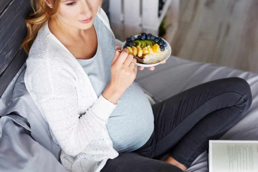 Does Pregnant Women Should Eat Fish Regularly for the Development of the baby